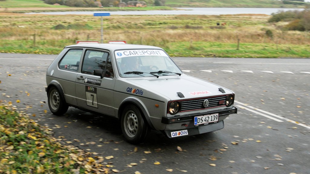 HAMK-medlemmerne, Chris Larsen og Jan Østergaard, VW GTi ses her i sidste afdeling af Danmarksmesterskaberne i regularityløb i 2024
(Foto: Viggo Johansen, rallypics.dk)